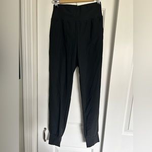 Halara - Flowy Pant - Size S Tall - Black
